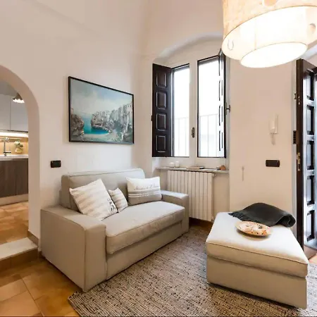 Casa Lucia Nel Cuore Di 公寓